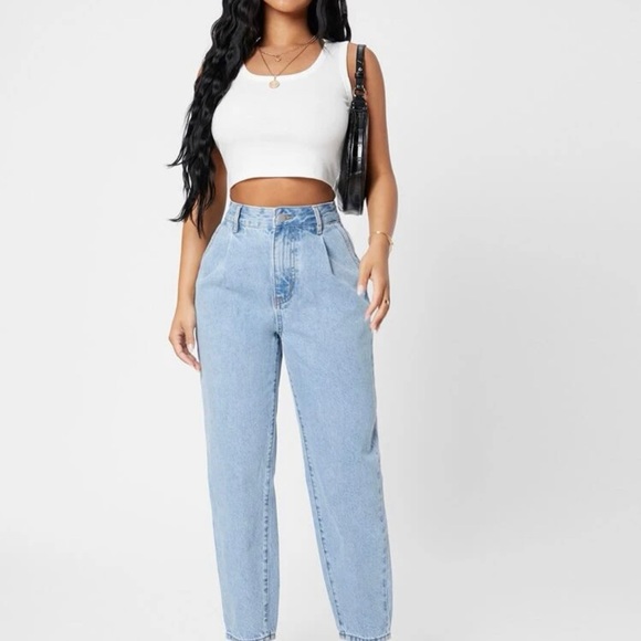 PETITE Rib-knit Crop Tank Top *NEW* - Picture 3 of 7